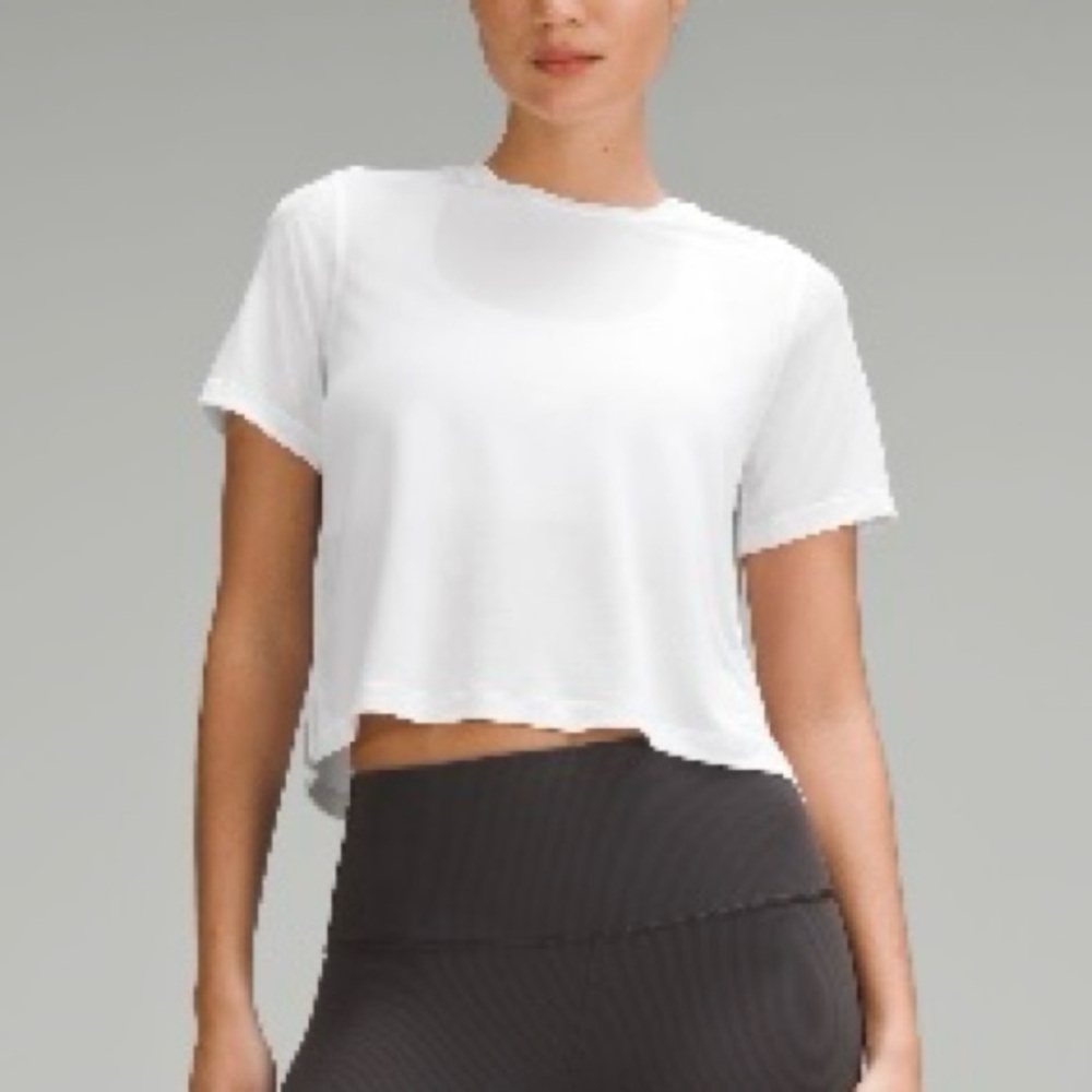 //LULULEMON ATHLETICA//  Ultra Light Waist Length White Tee